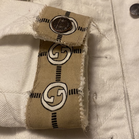 - NWOT WHITE JEAN JACKET - Picture 4 of 9